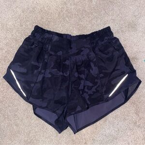 LuLuLemon Hotty Hot Lined Short 2.5”